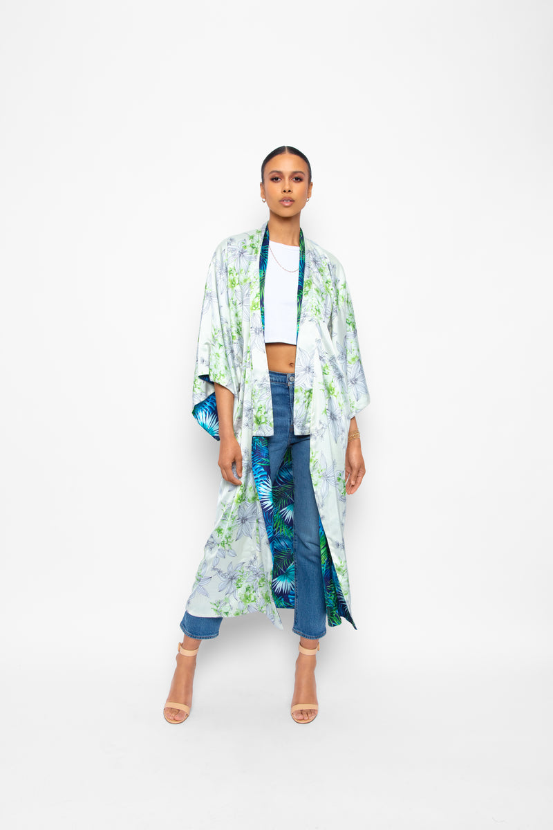 Sally Reversible Kimono Lime styled with tee and jeans